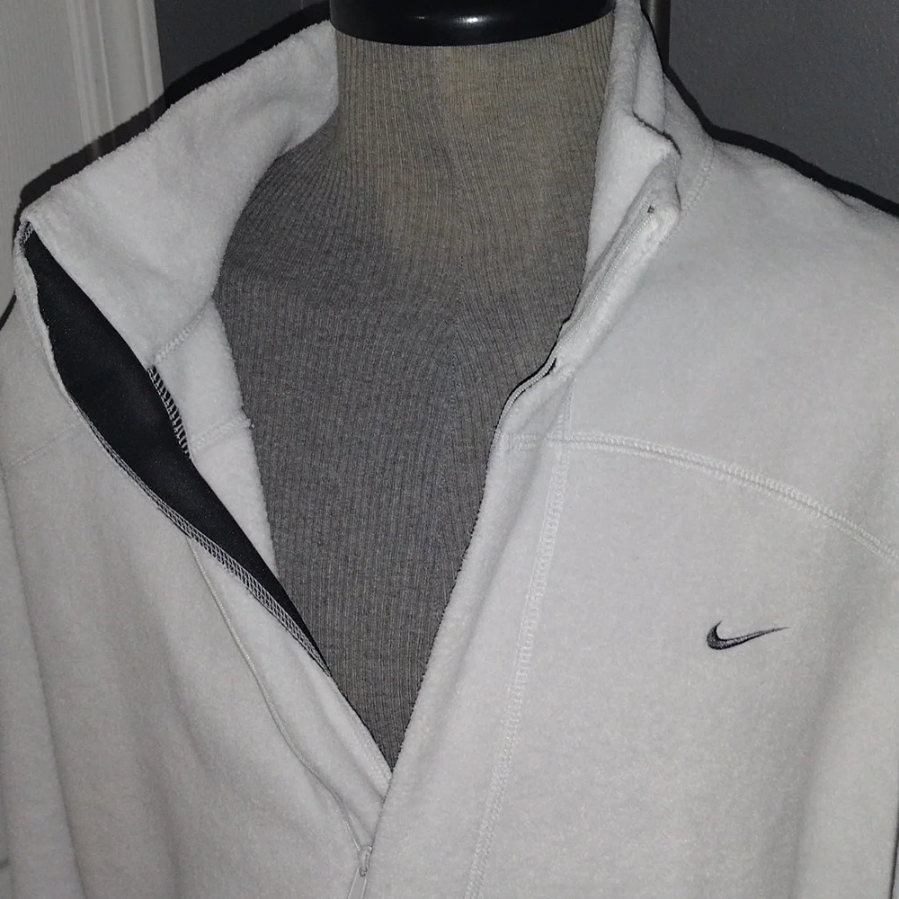 Nike pullover sweater ❄️☃️ - Picture 7 of 11